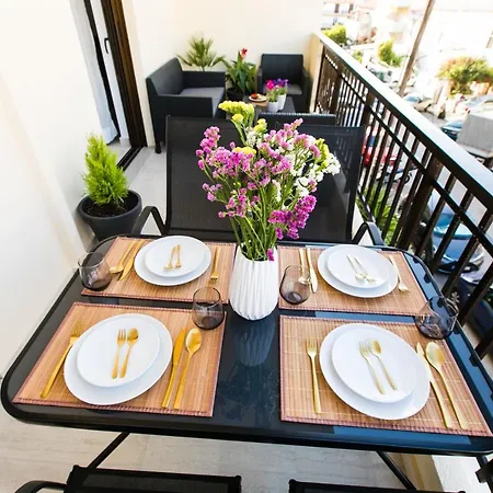 Apartment #avant_garde #beach 2',downtown 5'